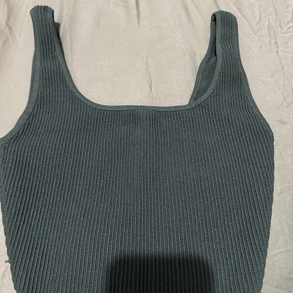 Aritzia Babaton  Sculpt knit square tank top - Picture 9 of 9